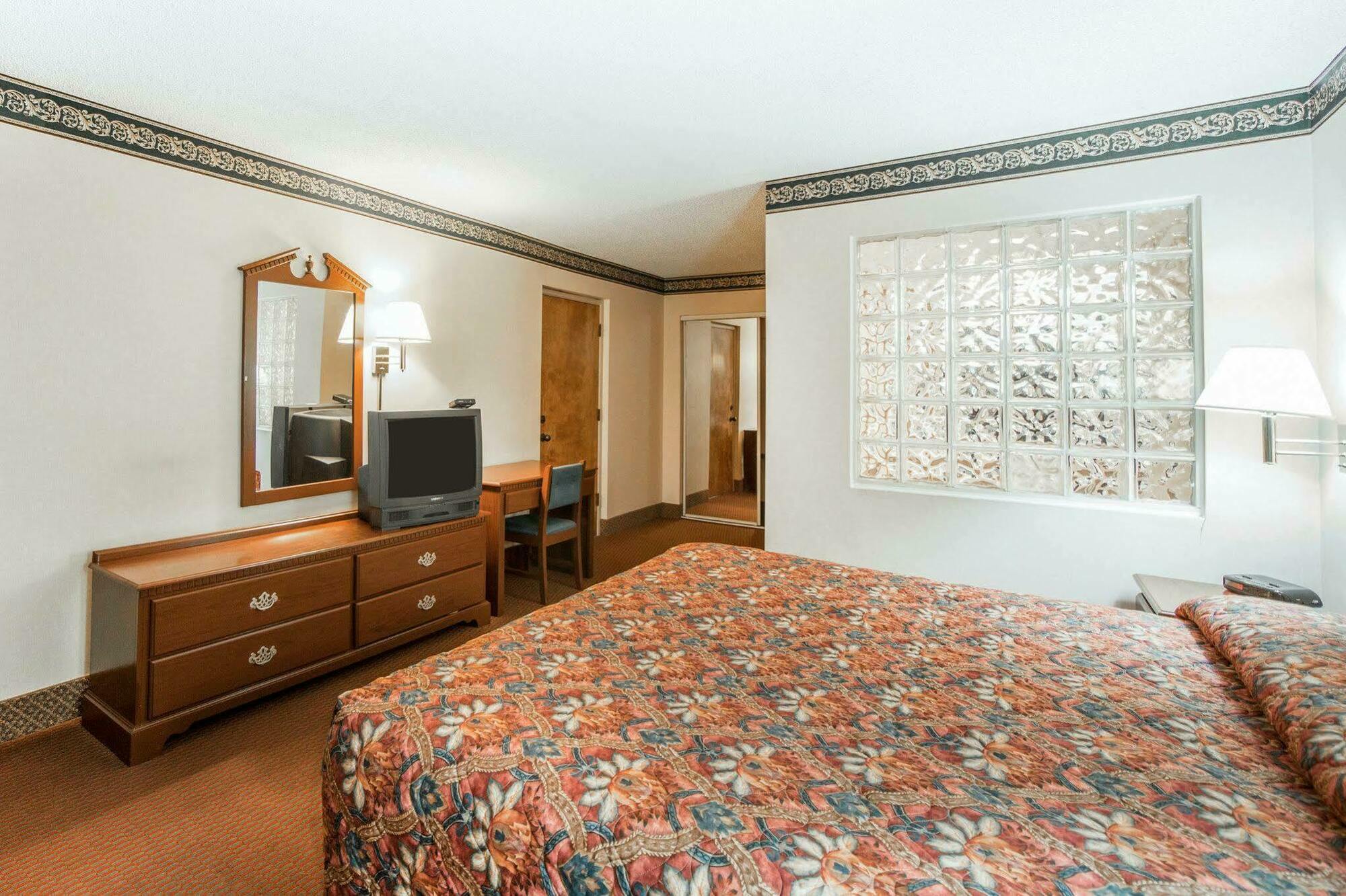 Econo Lodge Inn & Suites East Knoxville Ngoại thất bức ảnh
